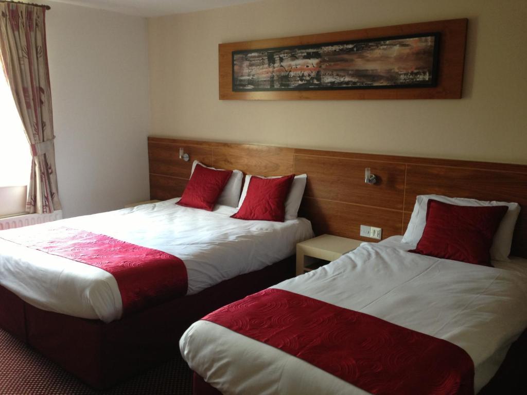Ashbourne House Hotel Стая снимка